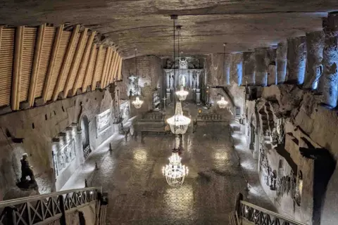 Ile jest schodów w Wieliczce? Zaskakujące fakty o kopalni soli
